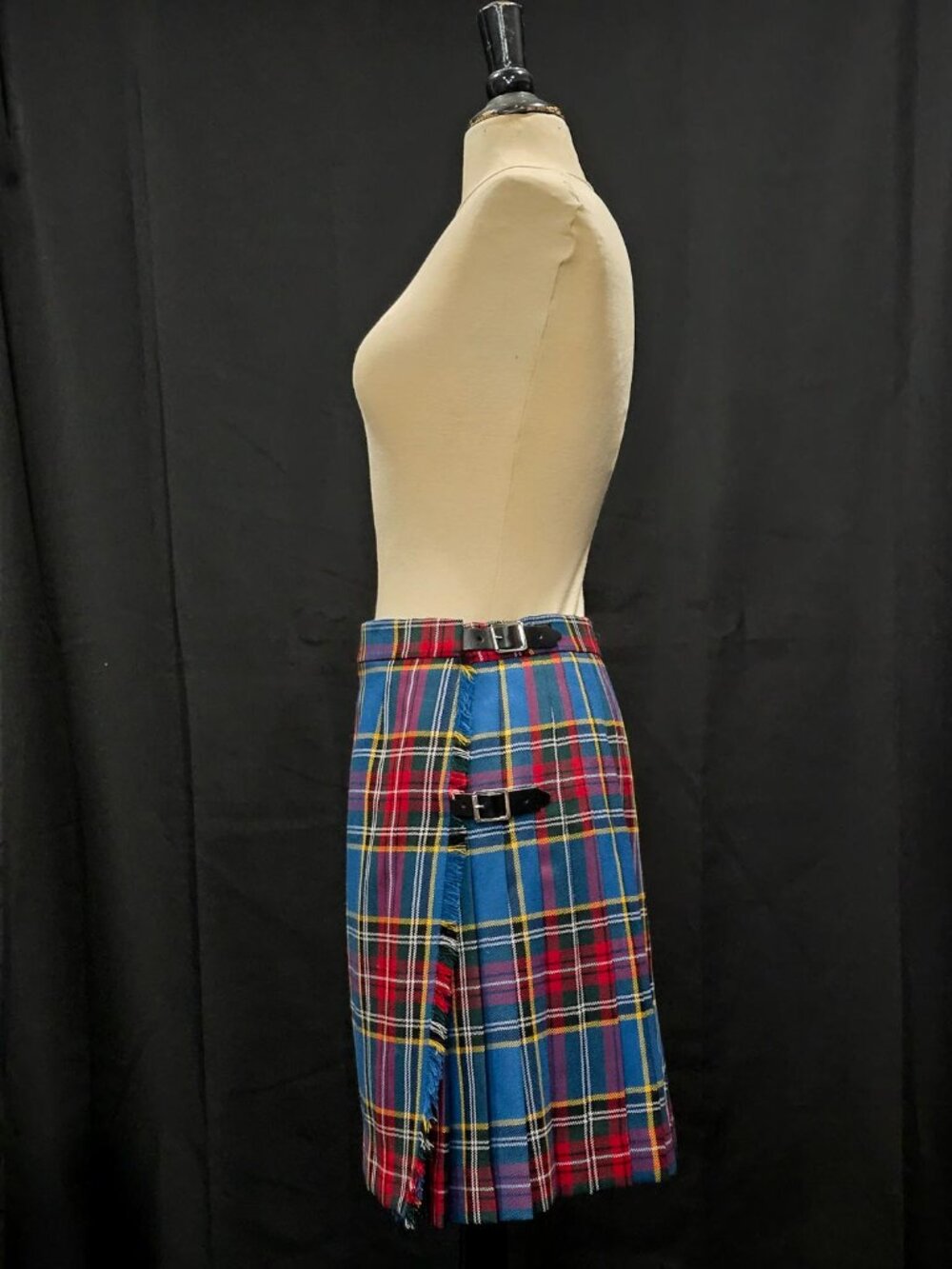 Vintage Woman's Mini Kilt in Macbeth Modern tartan - Picture 2 of 7